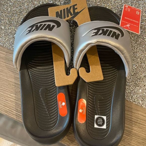 Nike Victori One Women's y2k Slides in black / silver metallic NWT size 8 - Picture 4 of 4